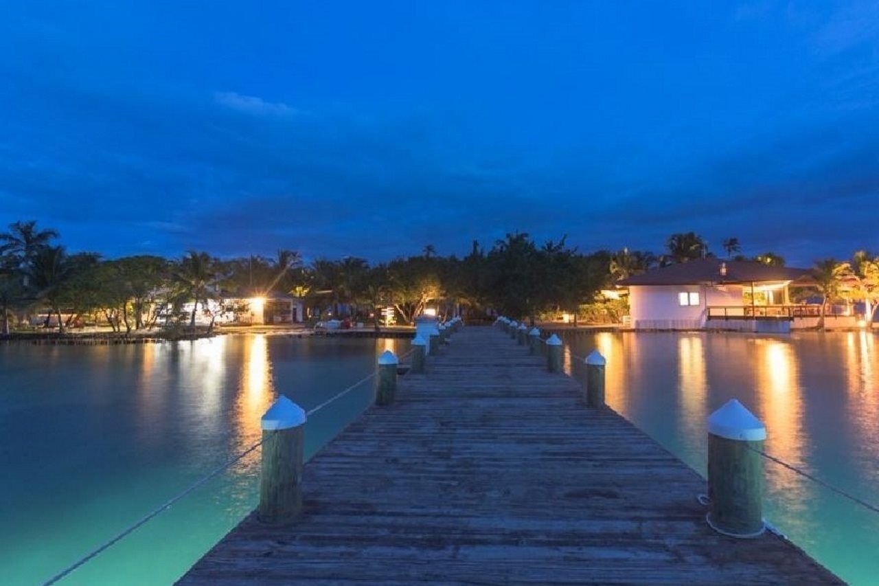 Hatchet Caye Island Resort (Adults Only) Placencia ภายนอก รูปภาพ